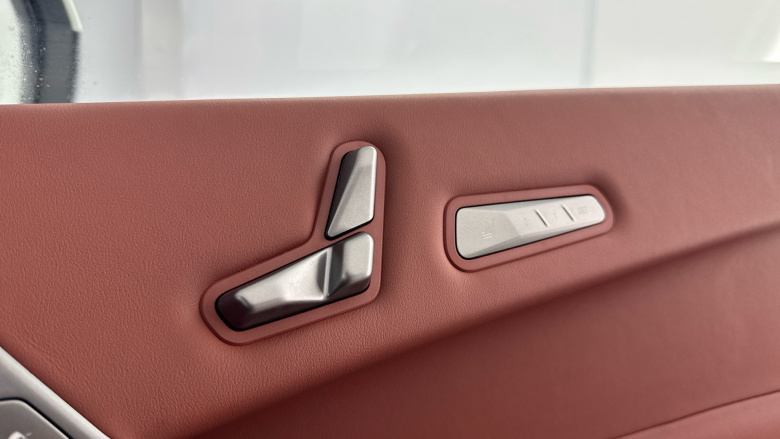 BMW iX 300kW xDrive45 M Sport 101kWh 5dr Auto [Pro Pack] Electric Estate